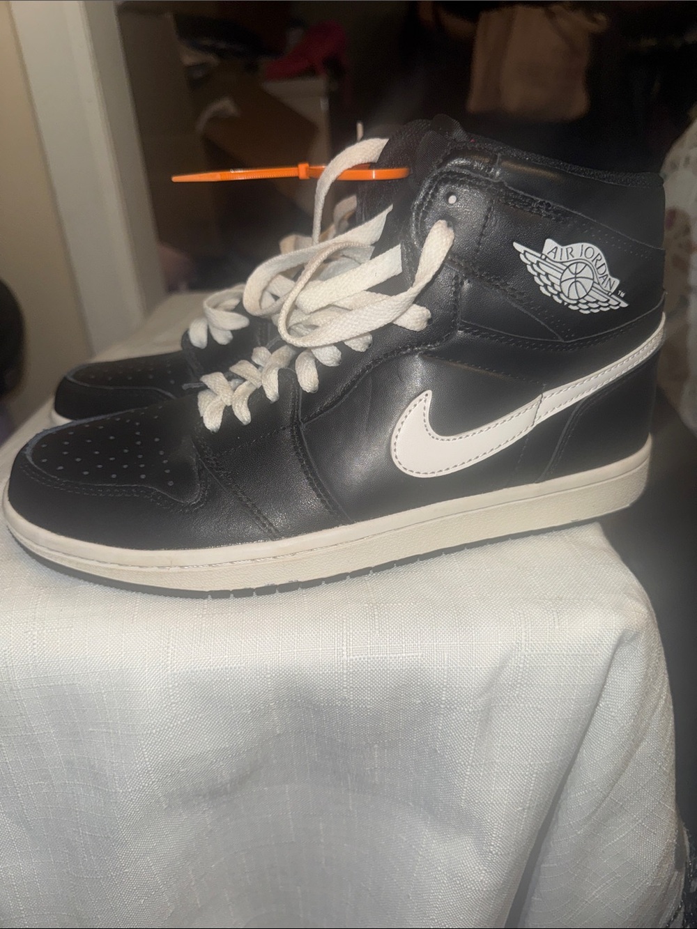 Jordan Air Jordan 1 Mid Sneakers - Black/White #airjordanone #nikeair